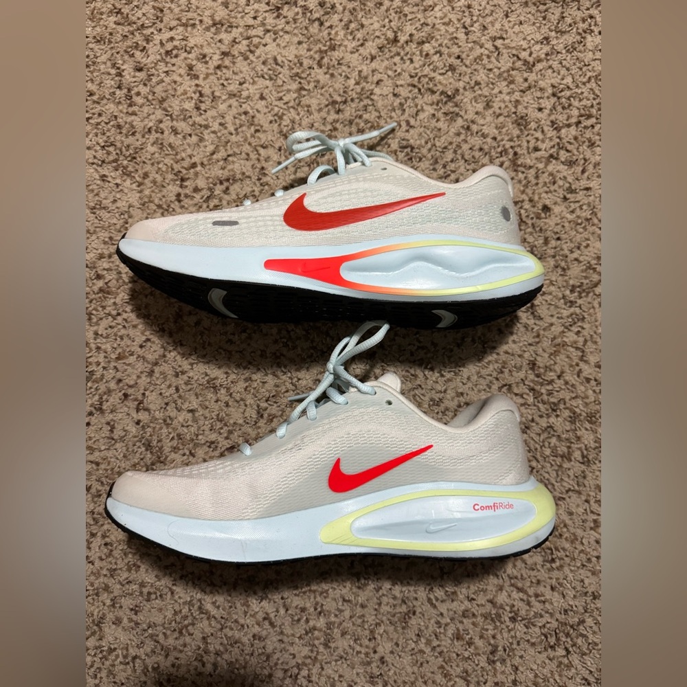 Nike Shoes Women’s Size 9.5